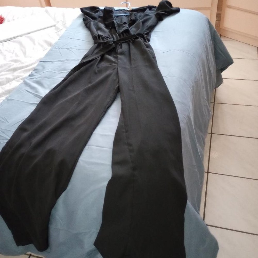 BLACK PANTSUIT W TAGS